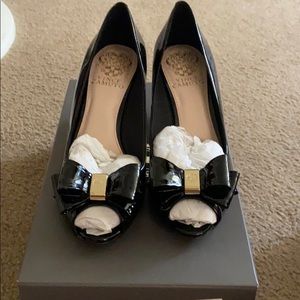 Vince Camuto wedges with box